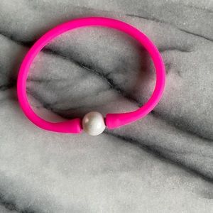 Rubber and pearl bracelet